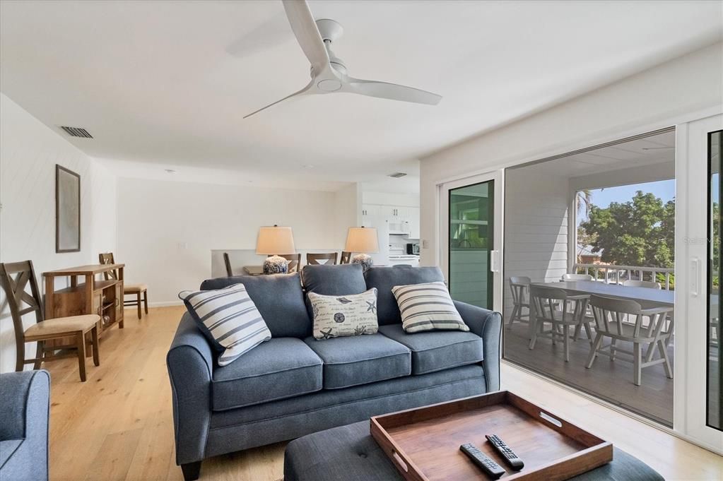 出租: $4,900 (3 贝兹, 3 浴室, 1213 平方英尺)