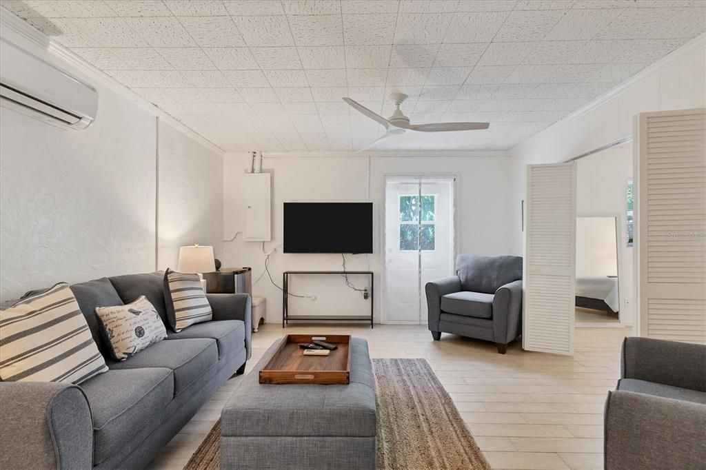 出租: $4,900 (3 贝兹, 3 浴室, 1213 平方英尺)