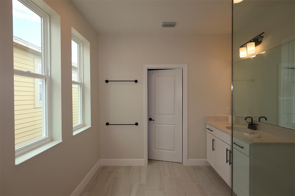 Active With Contract: $659,900 (4 beds, 3 baths, 2780 Square Feet)