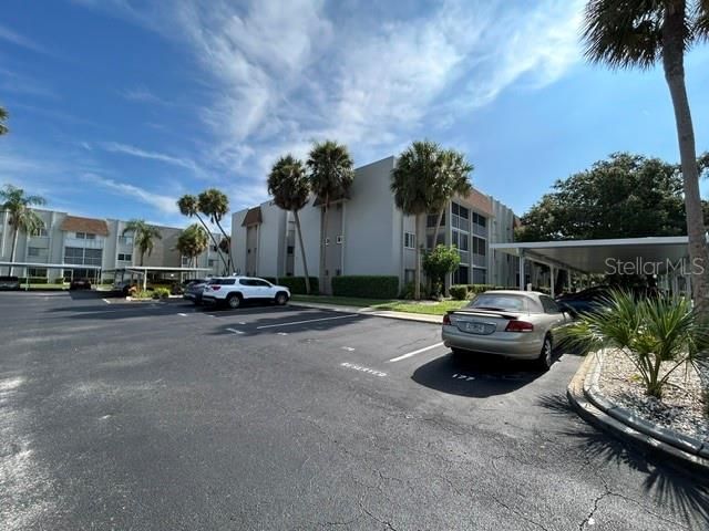 Active With Contract: $115,000 (2 beds, 2 baths, 906 Square Feet)