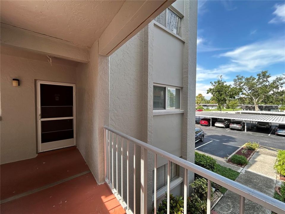 Active With Contract: $115,000 (2 beds, 2 baths, 906 Square Feet)