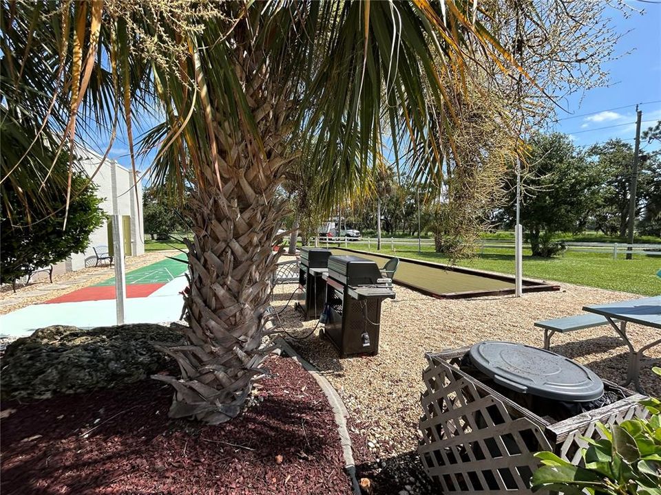 Active With Contract: $115,000 (2 beds, 2 baths, 906 Square Feet)