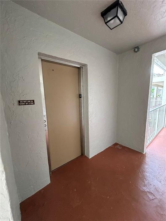 Active With Contract: $115,000 (2 beds, 2 baths, 906 Square Feet)