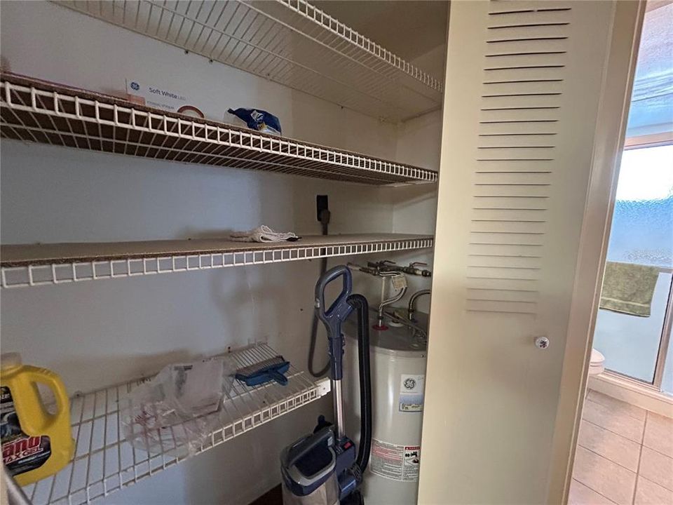 Active With Contract: $115,000 (2 beds, 2 baths, 906 Square Feet)