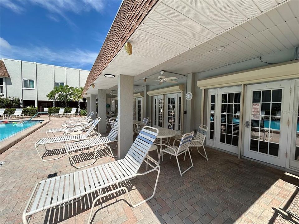 Active With Contract: $115,000 (2 beds, 2 baths, 906 Square Feet)