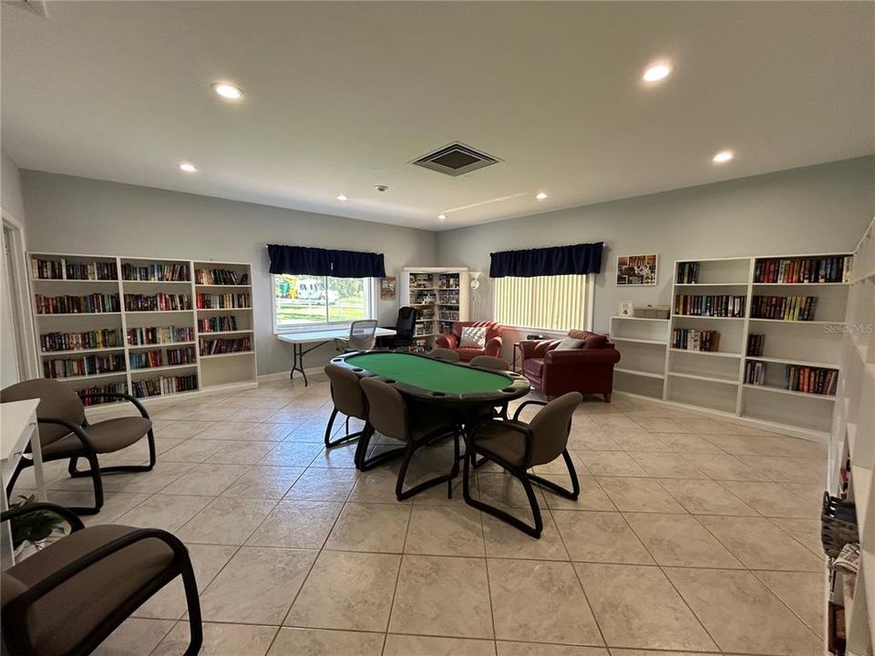 Active With Contract: $115,000 (2 beds, 2 baths, 906 Square Feet)