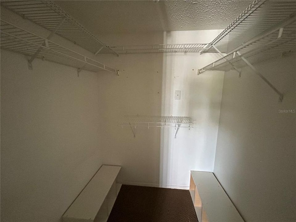 Active With Contract: $115,000 (2 beds, 2 baths, 906 Square Feet)