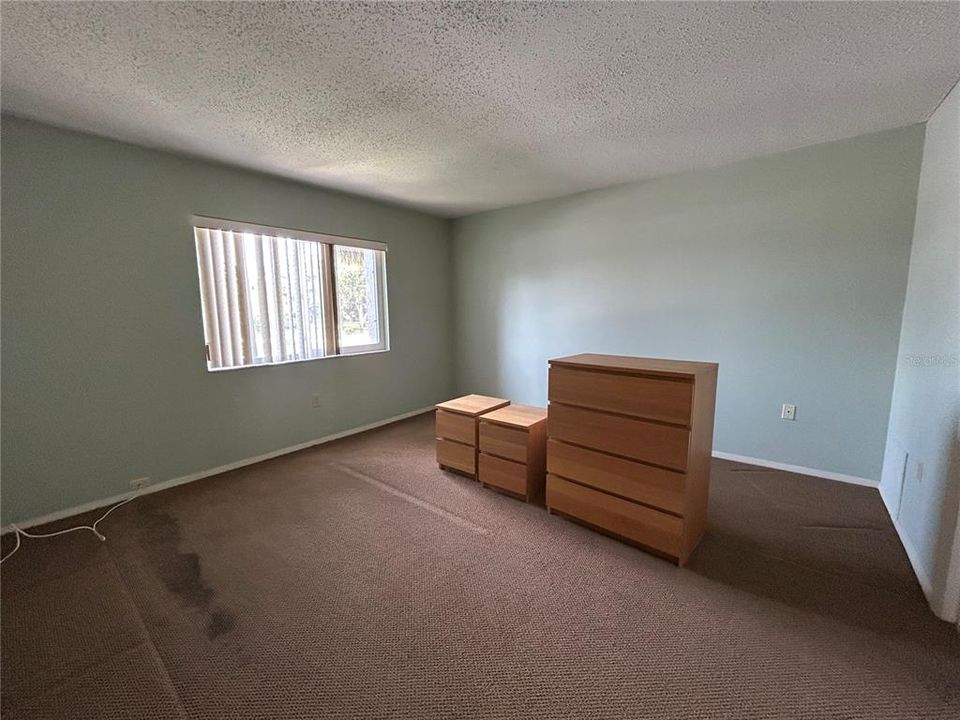 Active With Contract: $115,000 (2 beds, 2 baths, 906 Square Feet)