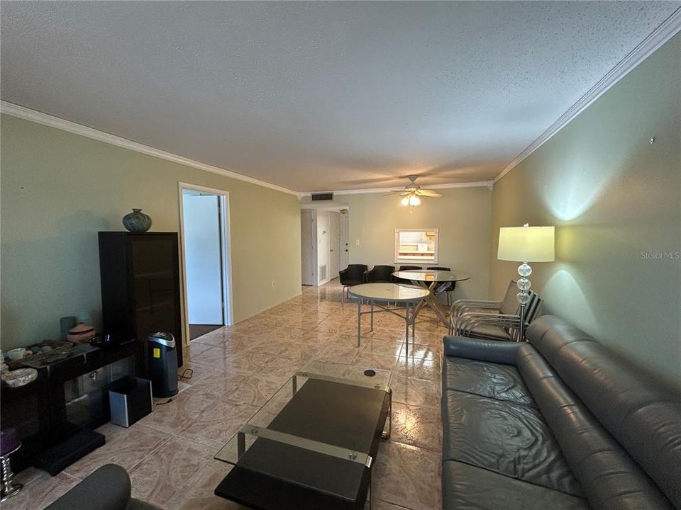 Active With Contract: $115,000 (2 beds, 2 baths, 906 Square Feet)