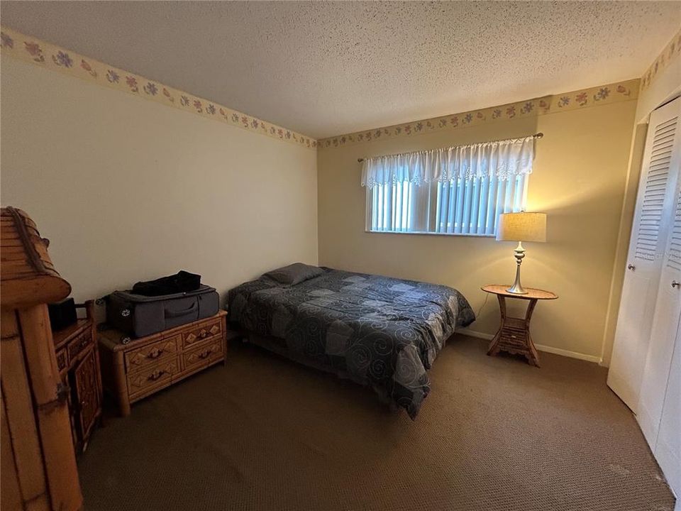 Active With Contract: $115,000 (2 beds, 2 baths, 906 Square Feet)