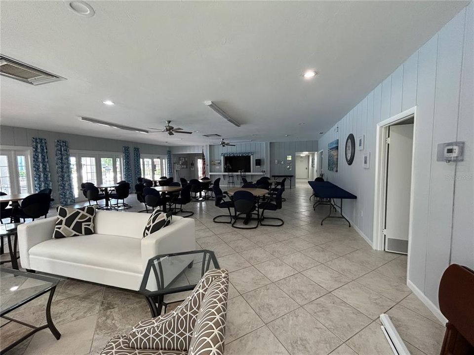 Active With Contract: $115,000 (2 beds, 2 baths, 906 Square Feet)