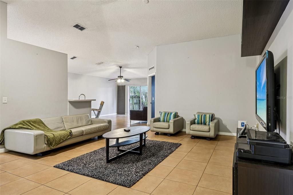 待售: $415,000 (3 贝兹, 2 浴室, 1612 平方英尺)