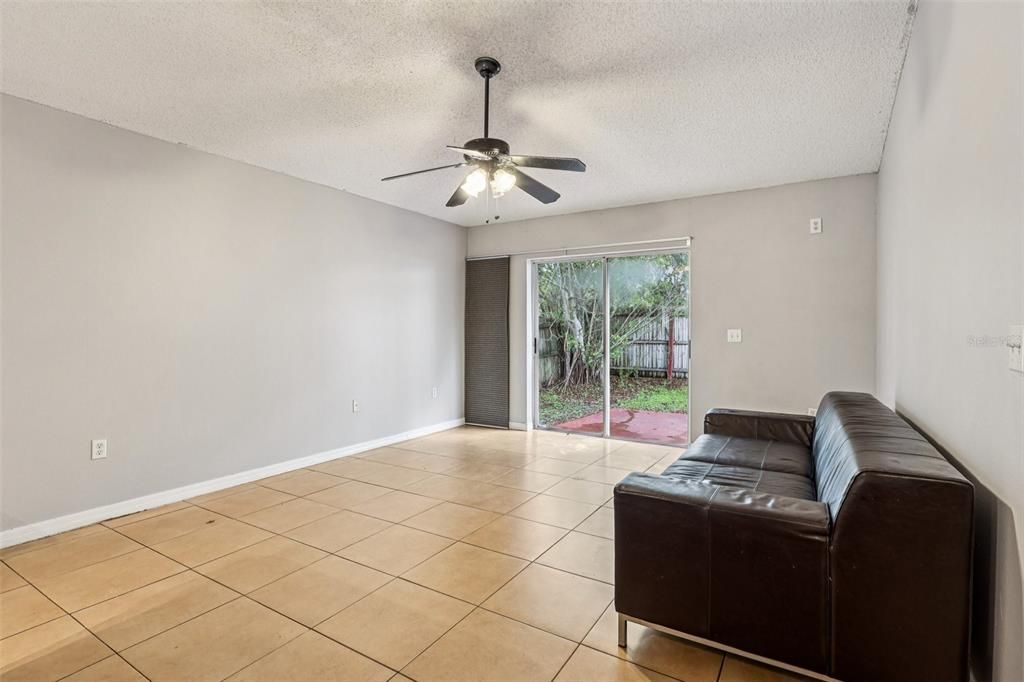 待售: $415,000 (3 贝兹, 2 浴室, 1612 平方英尺)