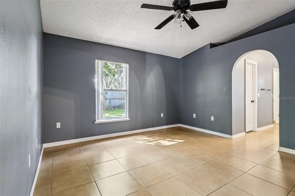 待售: $415,000 (3 贝兹, 2 浴室, 1612 平方英尺)