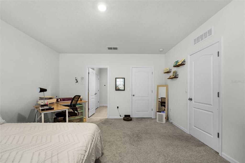 En Venta: $320,000 (3 camas, 2 baños, 1649 Pies cuadrados)