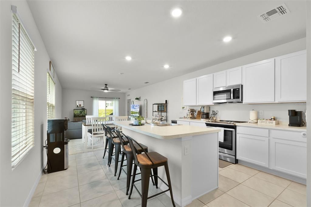 En Venta: $320,000 (3 camas, 2 baños, 1649 Pies cuadrados)