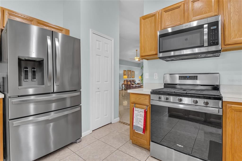 合同活跃: $399,990 (3 贝兹, 2 浴室, 1920 平方英尺)