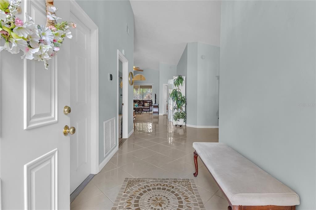 合同活跃: $399,990 (3 贝兹, 2 浴室, 1920 平方英尺)