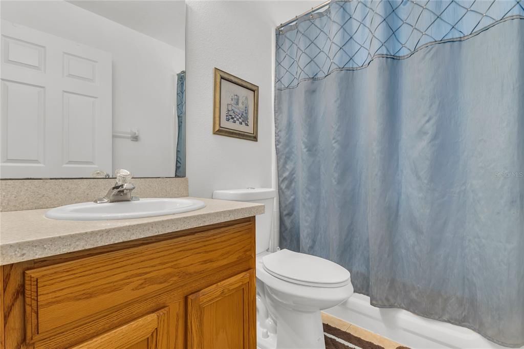 合同活跃: $399,990 (3 贝兹, 2 浴室, 1920 平方英尺)