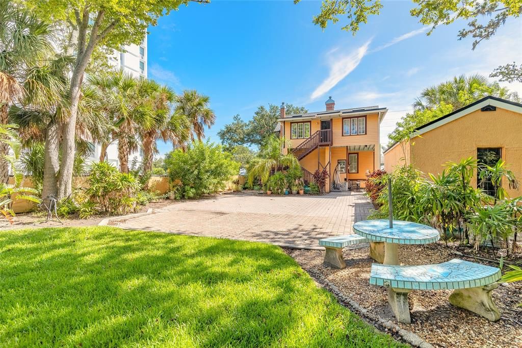 En Venta: $650,000 (6 camas, 0 baños, 2878 Pies cuadrados)