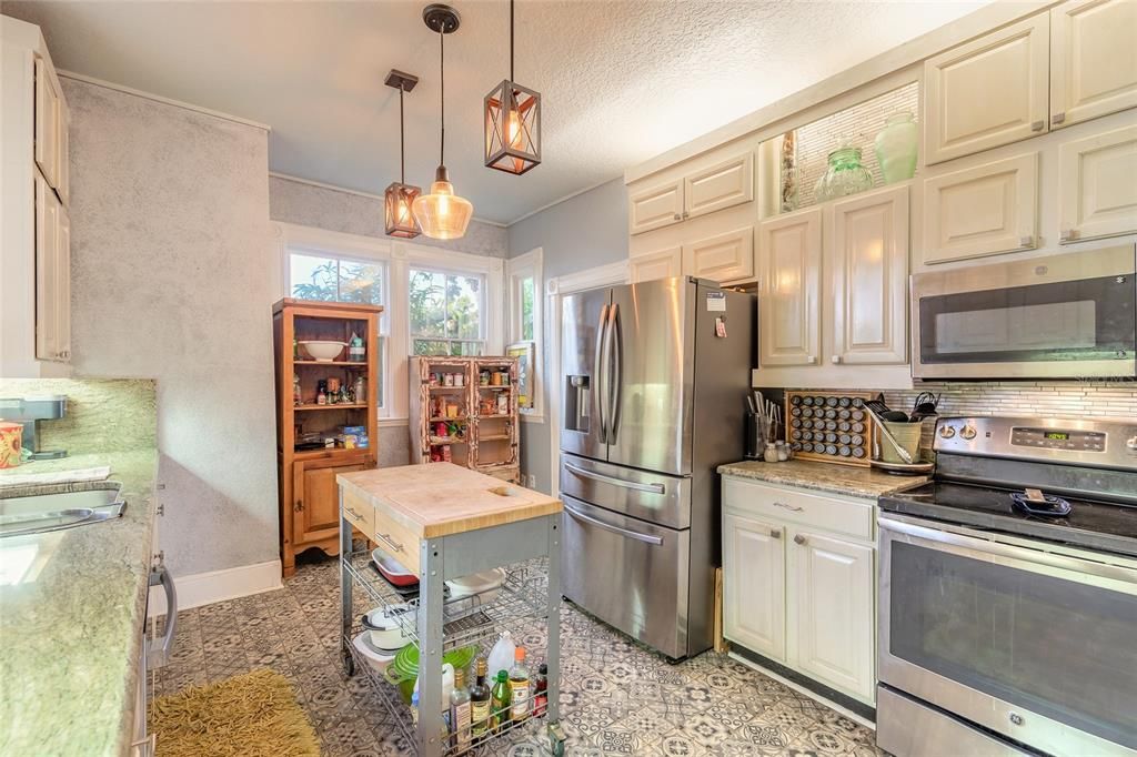 En Venta: $650,000 (6 camas, 0 baños, 2878 Pies cuadrados)