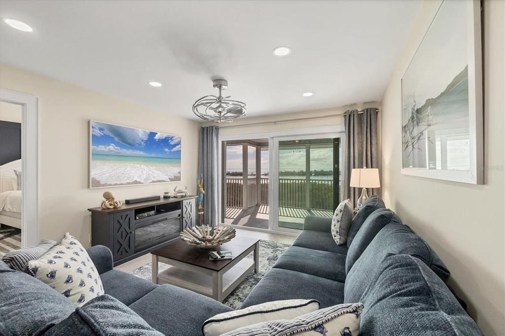 出租: $13,000 (2 贝兹, 2 浴室, 1248 平方英尺)