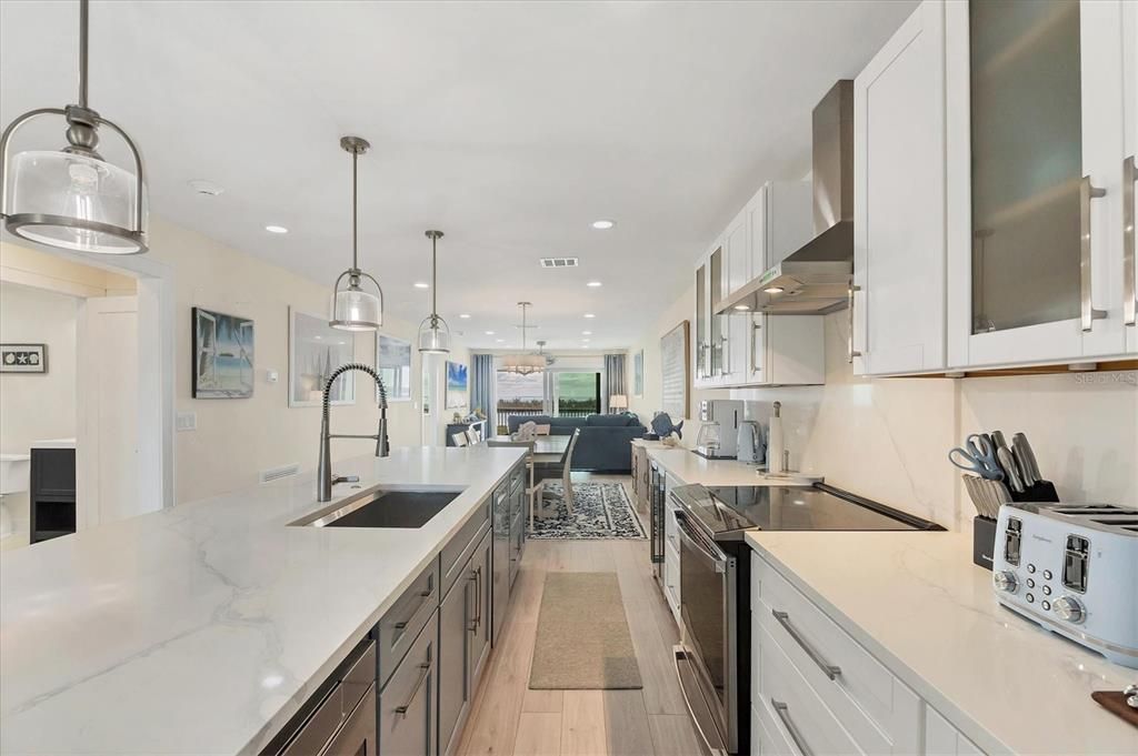 出租: $13,000 (2 贝兹, 2 浴室, 1248 平方英尺)