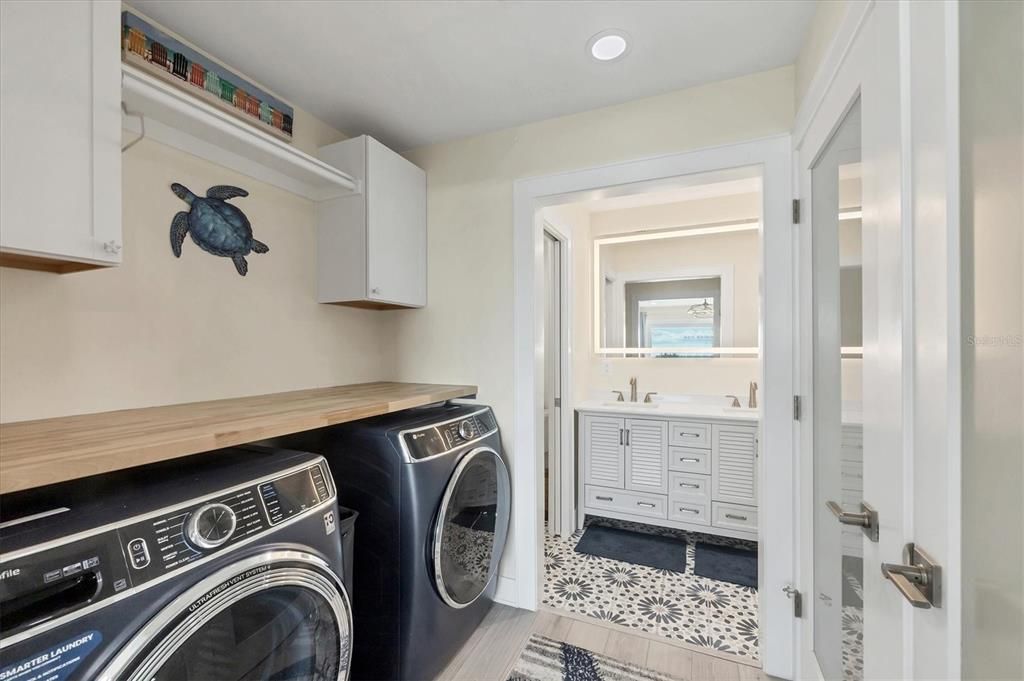 出租: $13,000 (2 贝兹, 2 浴室, 1248 平方英尺)