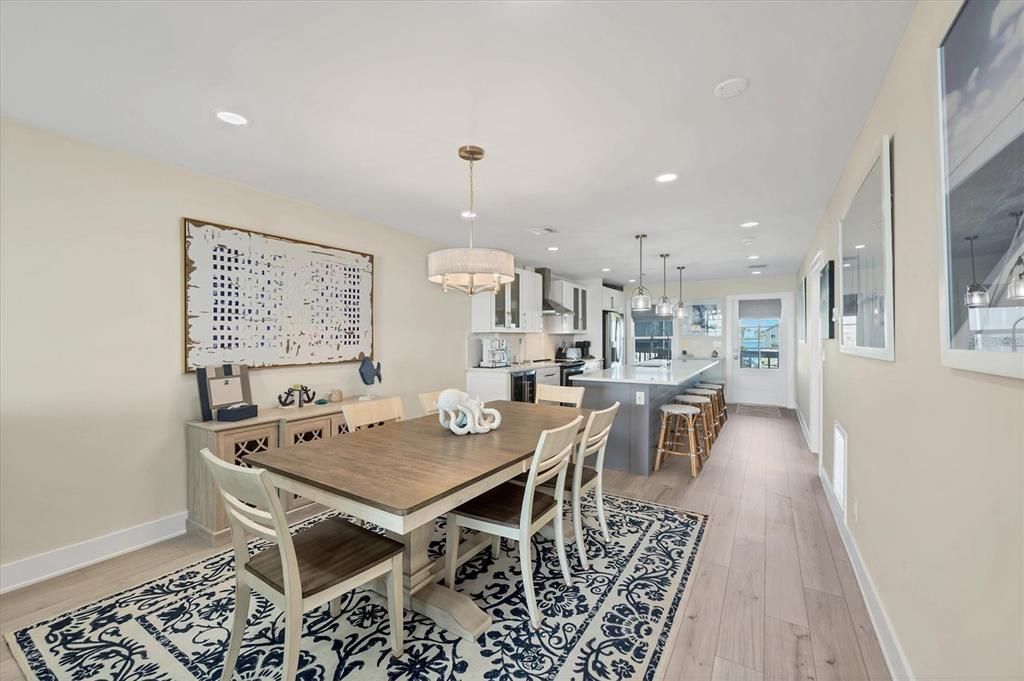 出租: $13,000 (2 贝兹, 2 浴室, 1248 平方英尺)