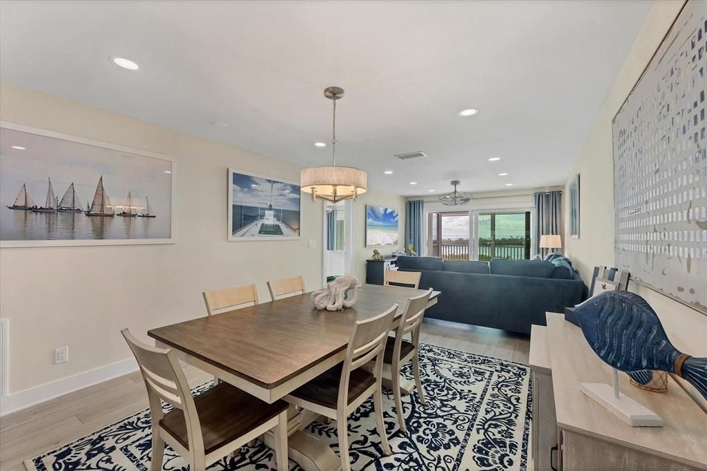 出租: $13,000 (2 贝兹, 2 浴室, 1248 平方英尺)