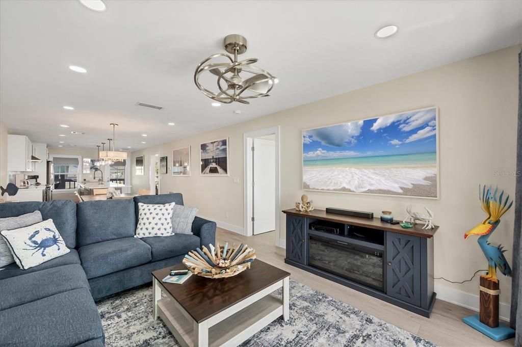 出租: $13,000 (2 贝兹, 2 浴室, 1248 平方英尺)