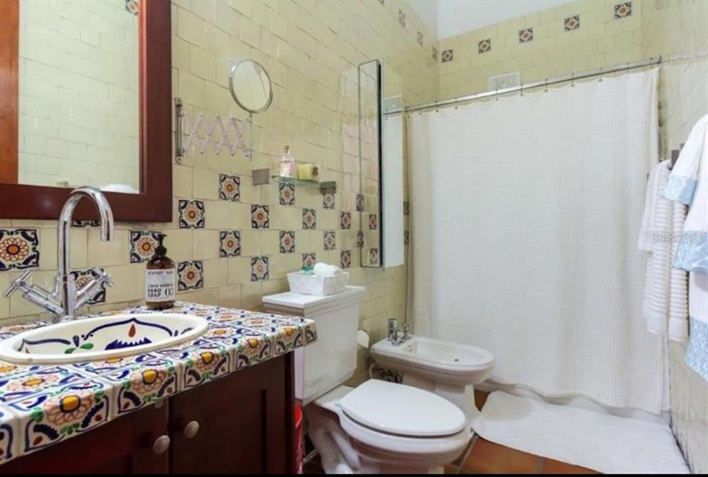 For Rent: $3,500 (2 beds, 2 baths, 1600 Square Feet)