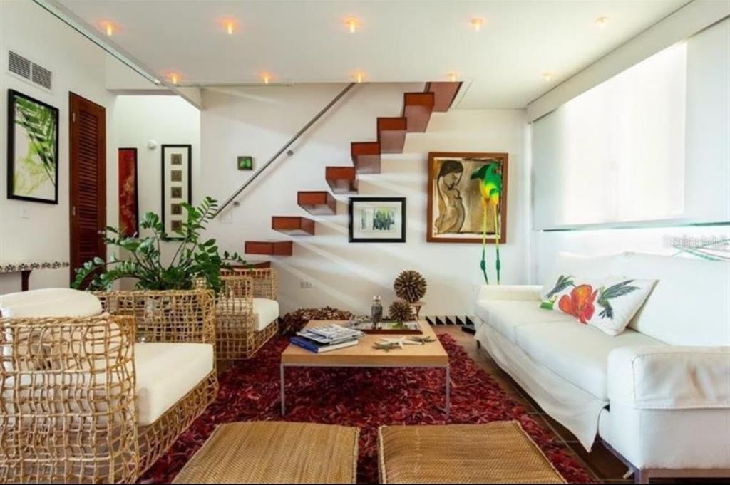 For Rent: $3,500 (2 beds, 2 baths, 1600 Square Feet)