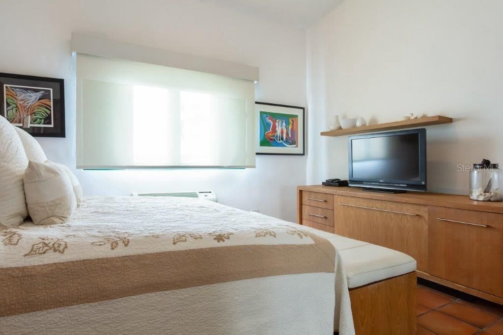 For Rent: $3,500 (2 beds, 2 baths, 1600 Square Feet)