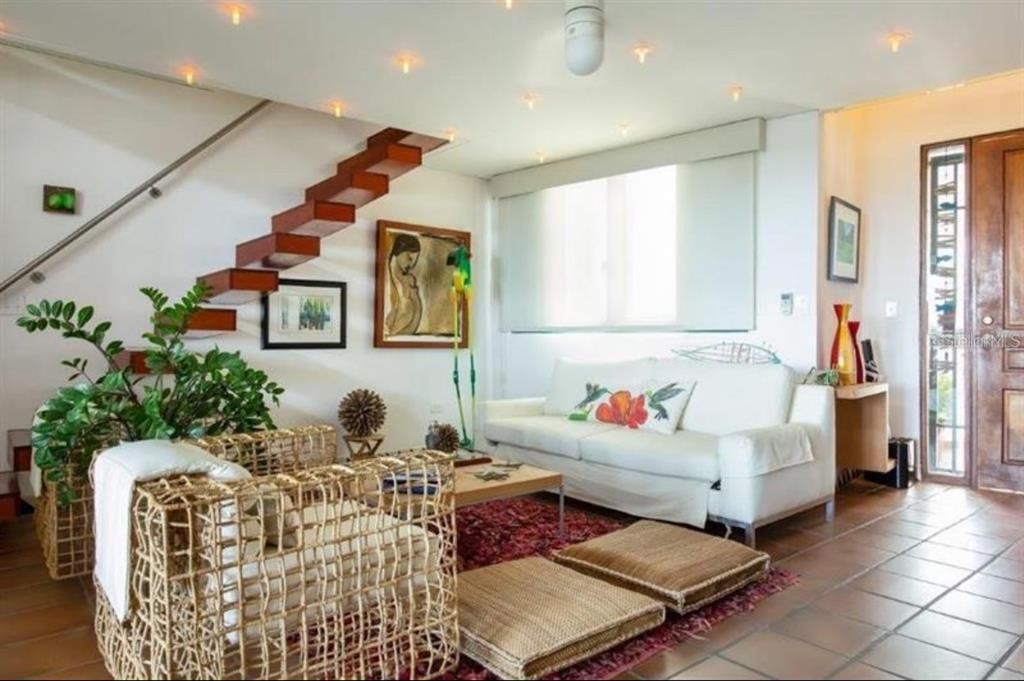 For Rent: $3,500 (2 beds, 2 baths, 1600 Square Feet)