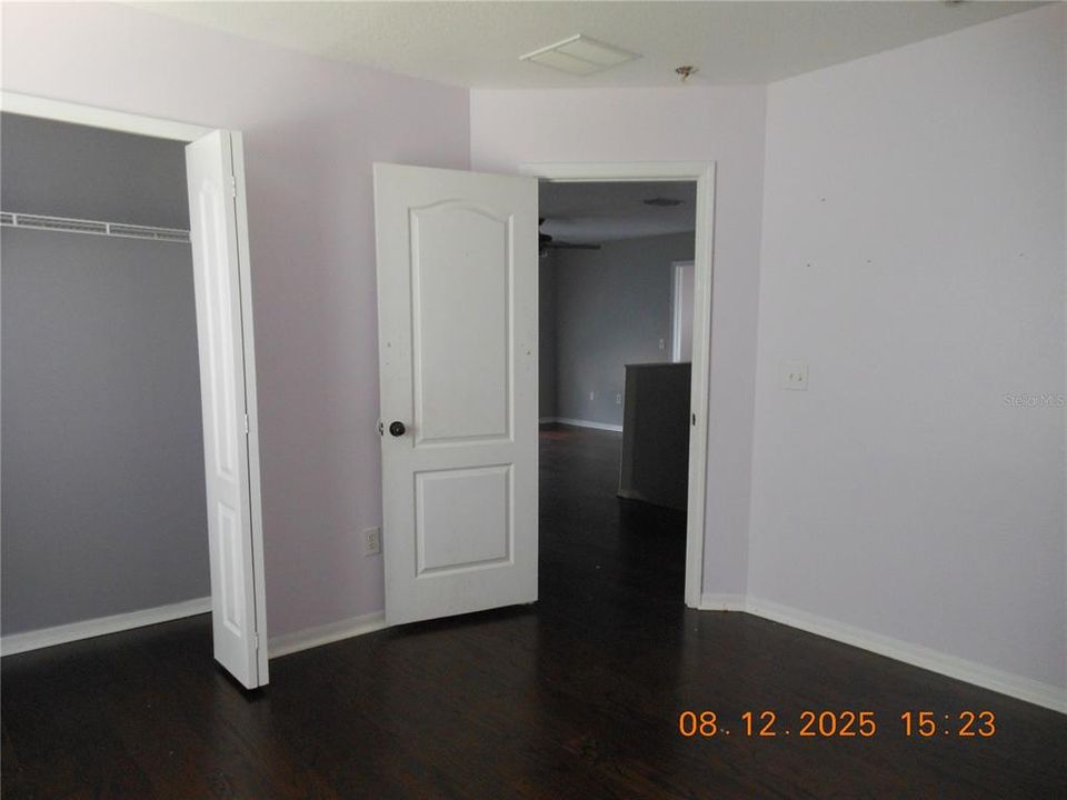 For Sale: $344,900 (5 beds, 2 baths, 2171 Square Feet)