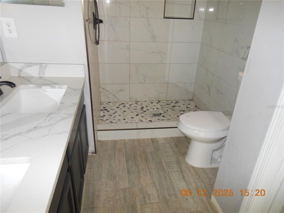 For Sale: $344,900 (5 beds, 2 baths, 2171 Square Feet)