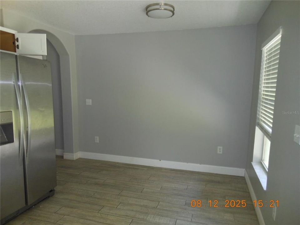 For Sale: $344,900 (5 beds, 2 baths, 2171 Square Feet)