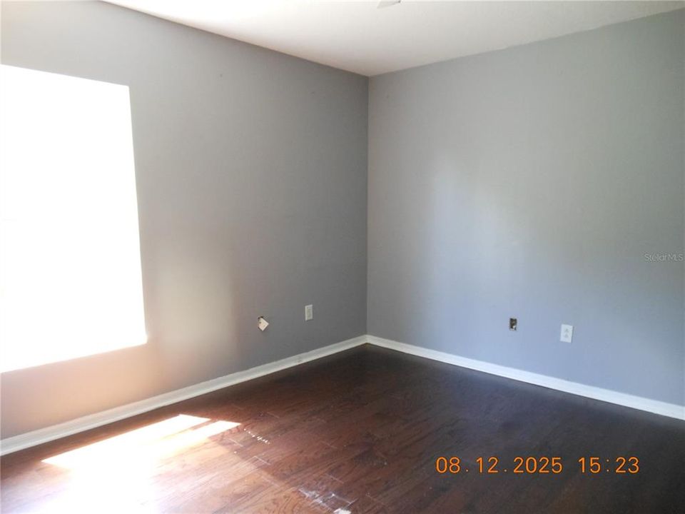 For Sale: $344,900 (5 beds, 2 baths, 2171 Square Feet)