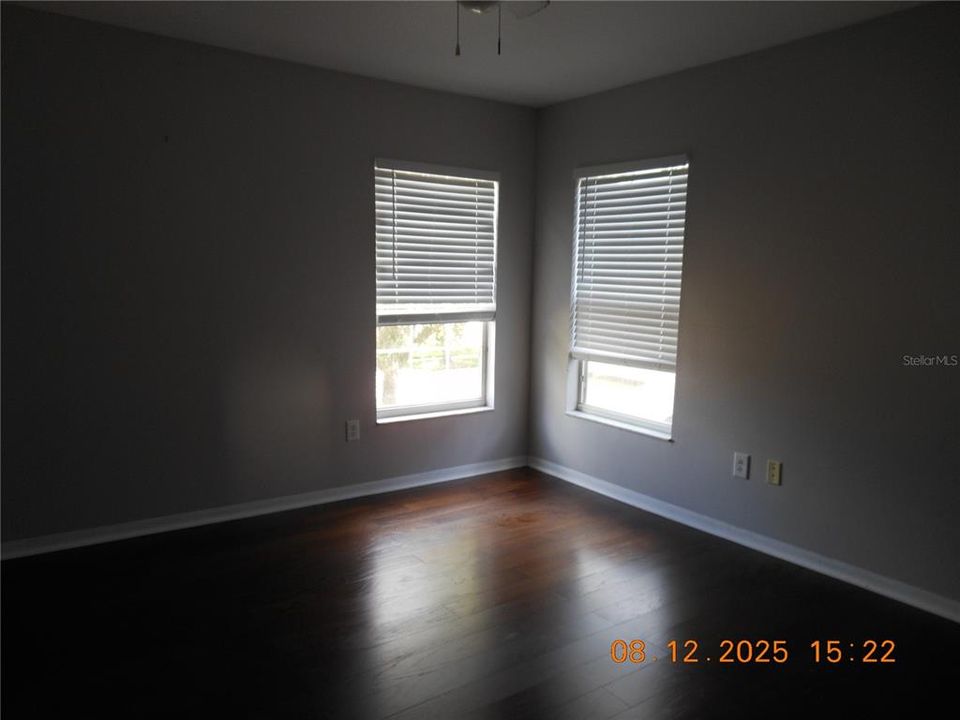 For Sale: $344,900 (5 beds, 2 baths, 2171 Square Feet)