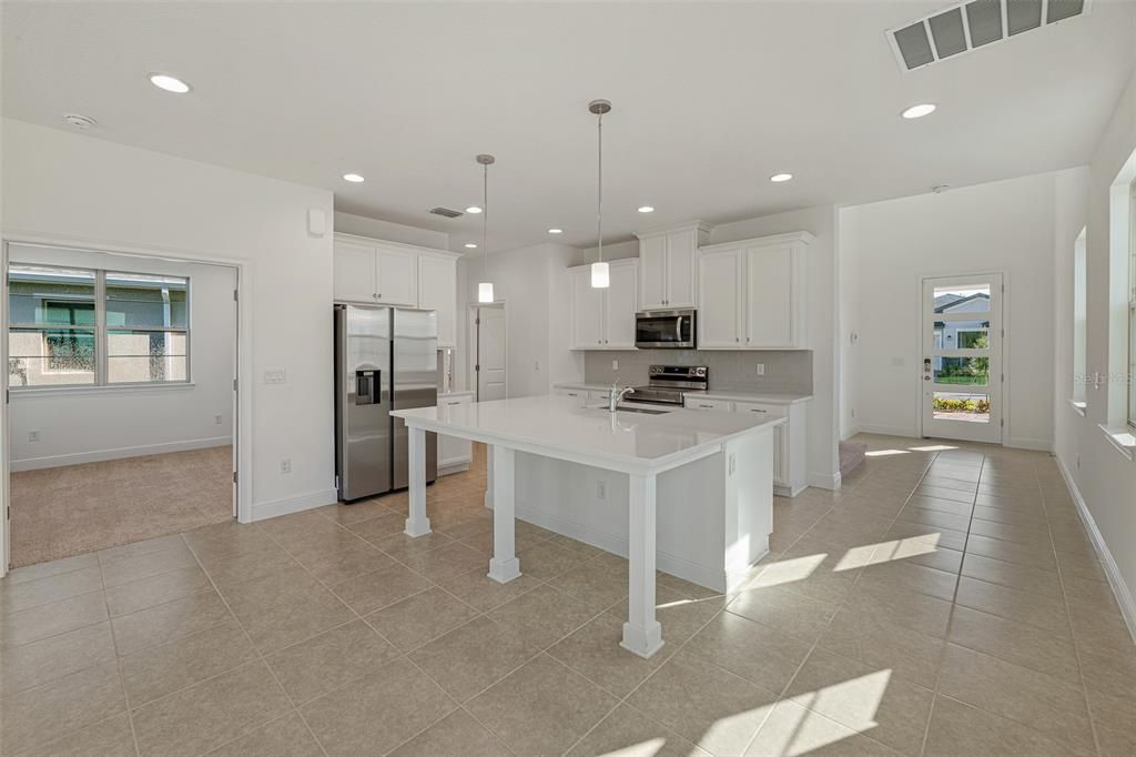 En Venta: $540,000 (5 camas, 3 baños, 2717 Pies cuadrados)