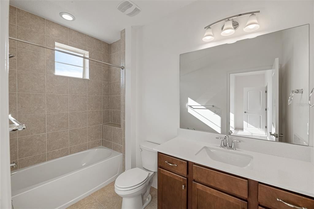 En Venta: $540,000 (5 camas, 3 baños, 2717 Pies cuadrados)