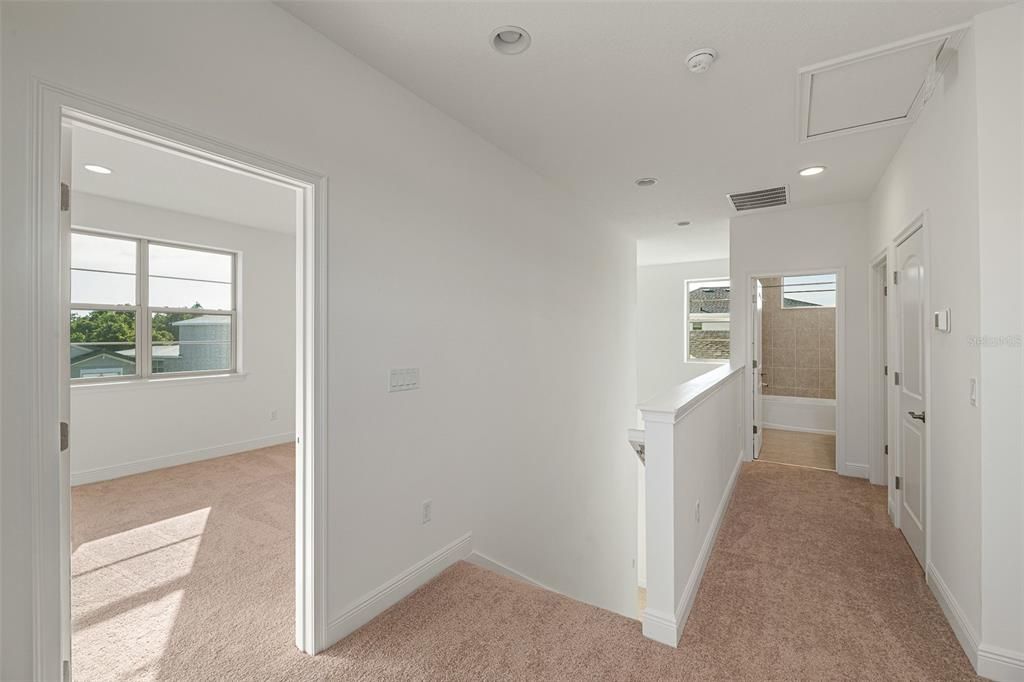 En Venta: $540,000 (5 camas, 3 baños, 2717 Pies cuadrados)