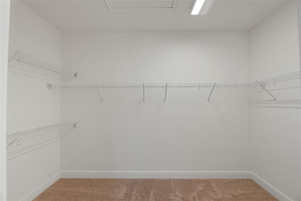 En Venta: $540,000 (5 camas, 3 baños, 2717 Pies cuadrados)