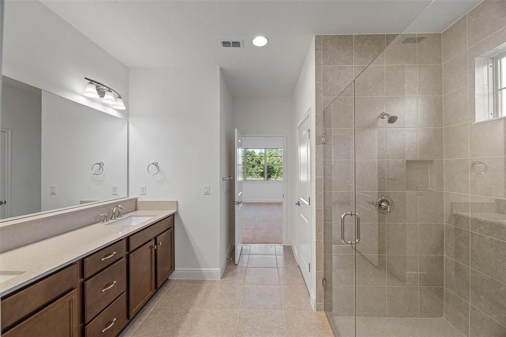 En Venta: $540,000 (5 camas, 3 baños, 2717 Pies cuadrados)