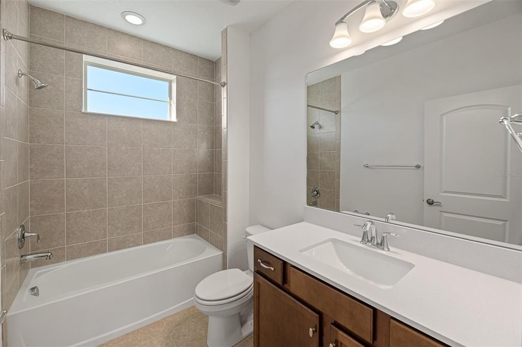 En Venta: $540,000 (5 camas, 3 baños, 2717 Pies cuadrados)