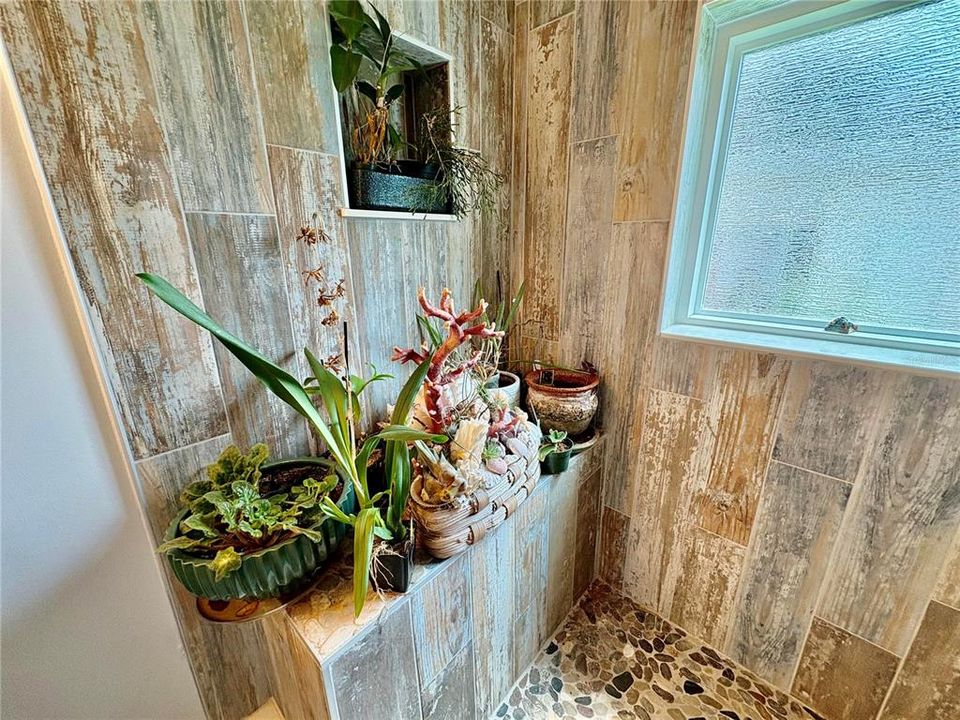 待售: $269,999 (2 贝兹, 2 浴室, 1600 平方英尺)