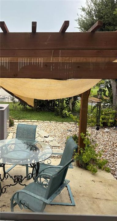 待售: $269,999 (2 贝兹, 2 浴室, 1600 平方英尺)