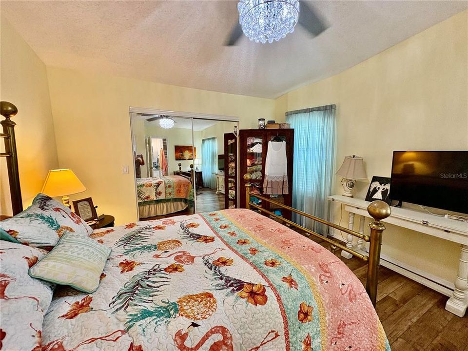 待售: $269,999 (2 贝兹, 2 浴室, 1600 平方英尺)