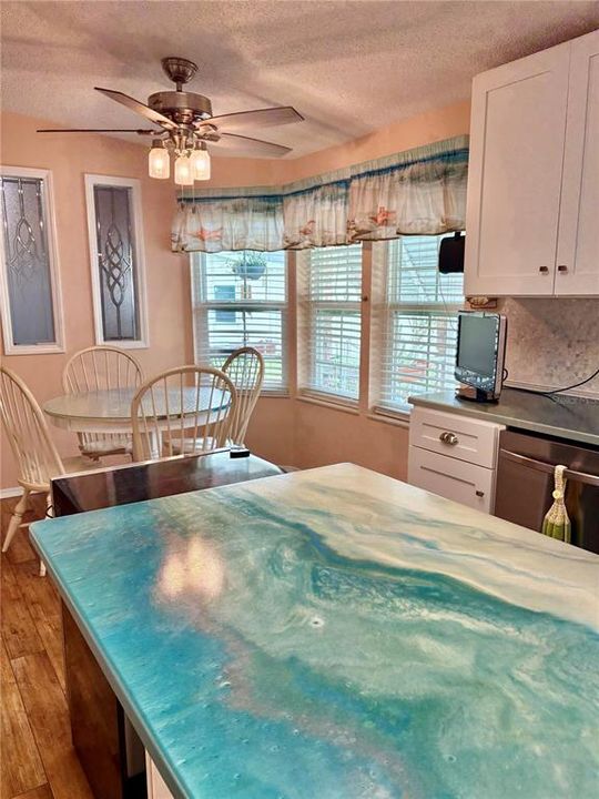 待售: $269,999 (2 贝兹, 2 浴室, 1600 平方英尺)